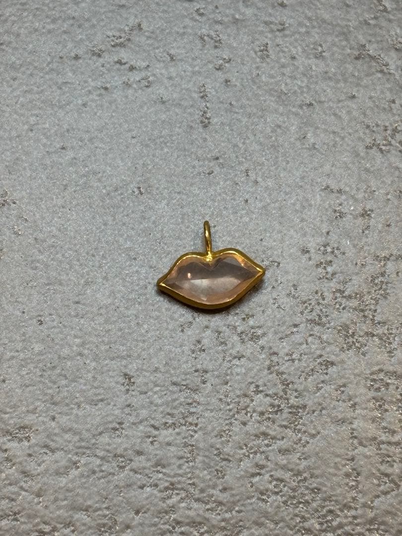 マリーエレーヌドゥタイヤック　リップペンダント