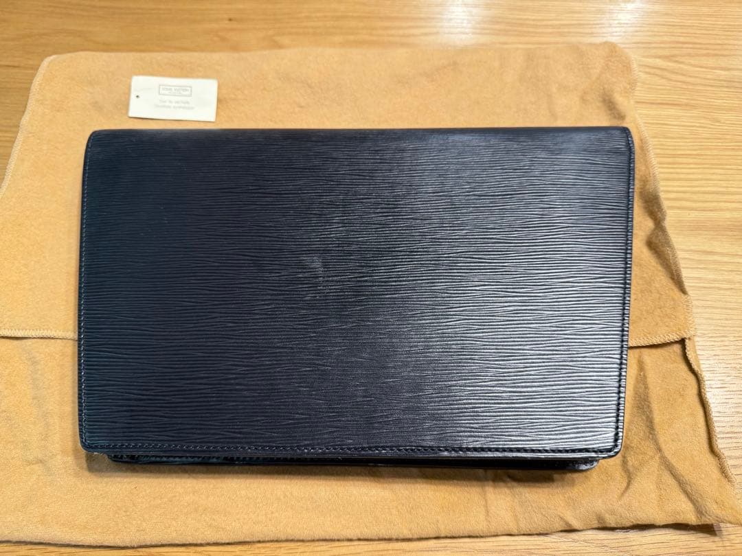 希少 LOUIS VUITTON トラペーズGM エピ クラッチ