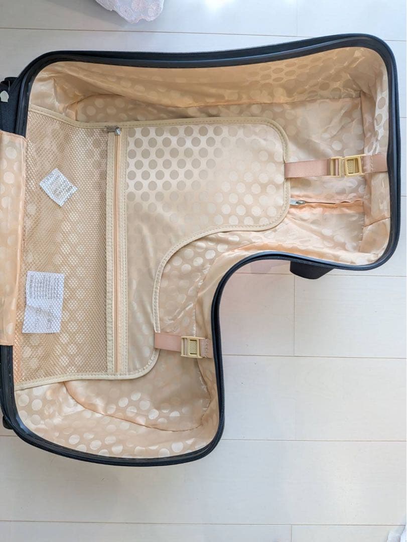 【値下げ中】NORICCO ノリッコ 座れるキャリーケース　 ピンク　M