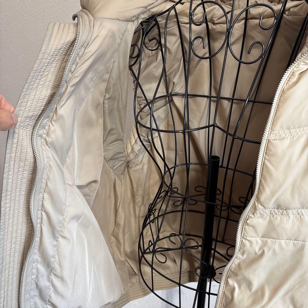 フード付き　ゆったり　ダウンベスト　ベージュ　サイズ　フリー