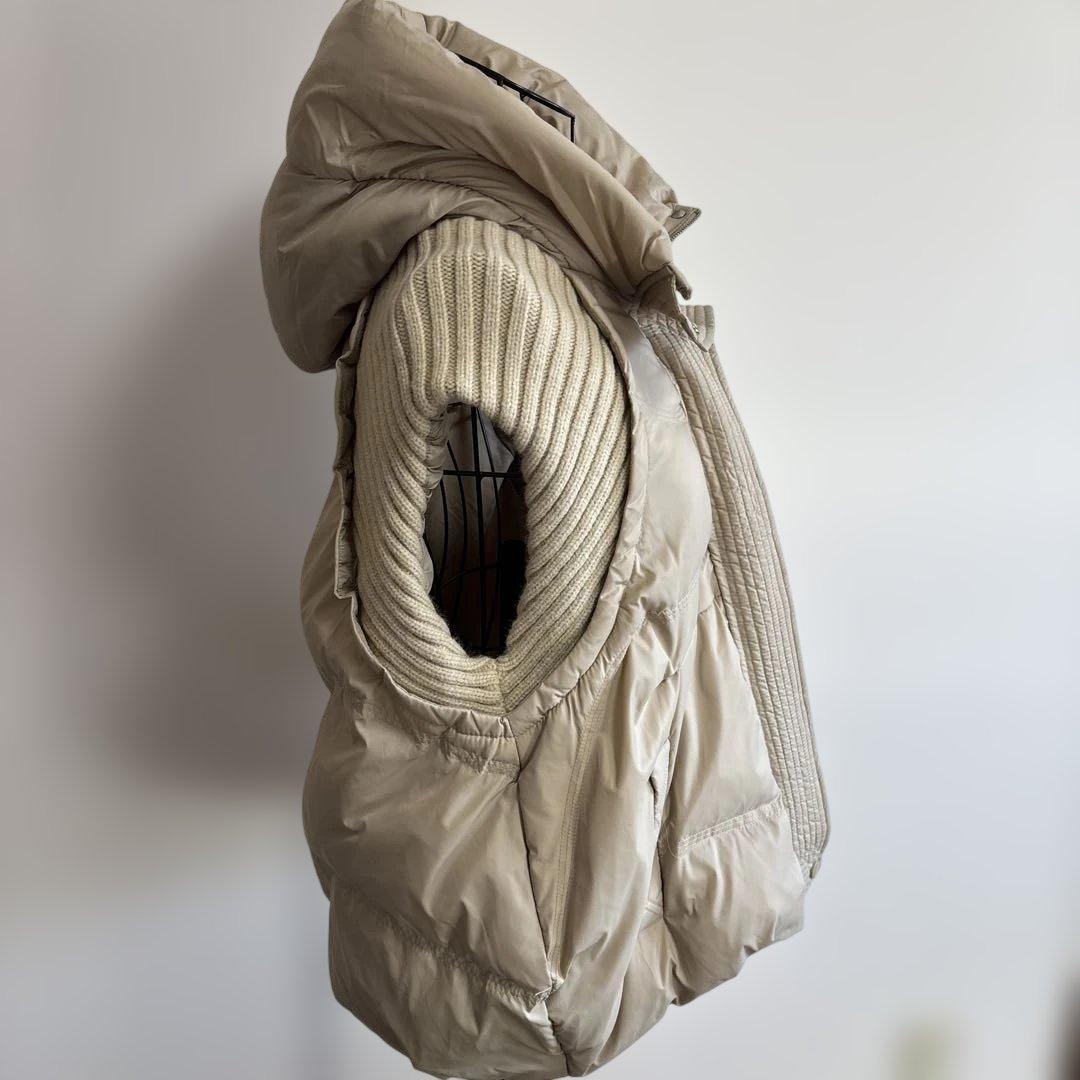 フード付き　ゆったり　ダウンベスト　ベージュ　サイズ　フリー