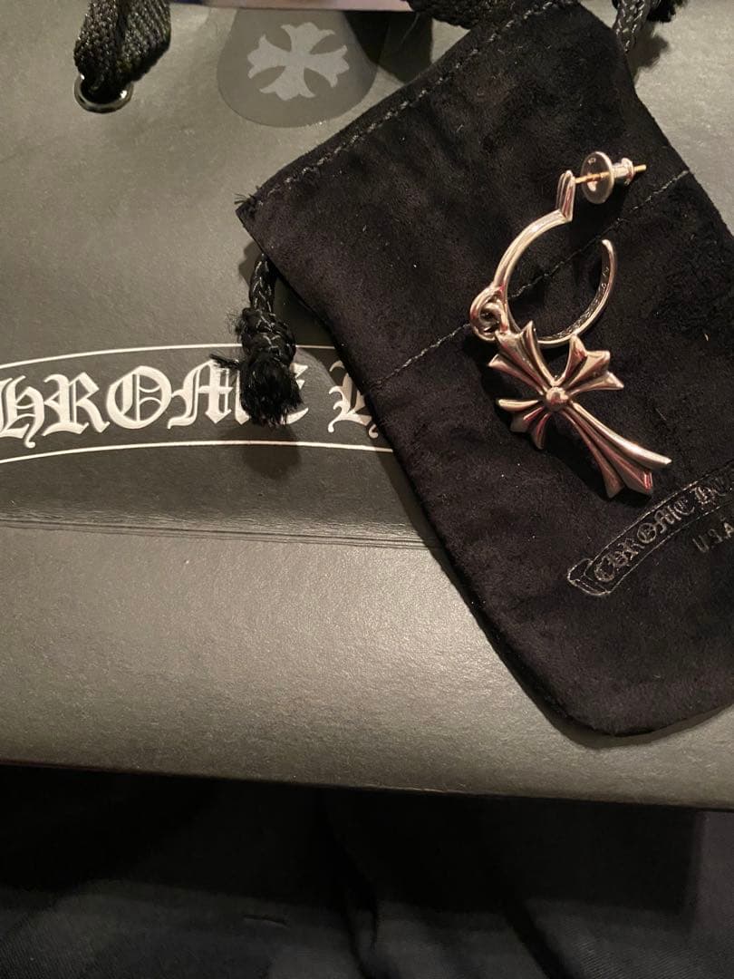 CHROME HEARTS クロスピアス