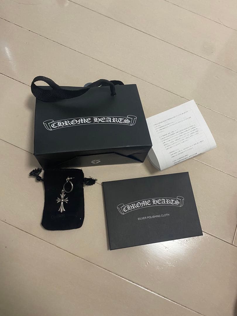 CHROME HEARTS クロスピアス