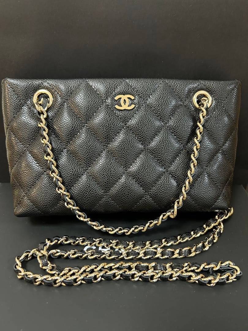 CHANEL シャネル　チェーンバッグ　黒　キャビアスキン