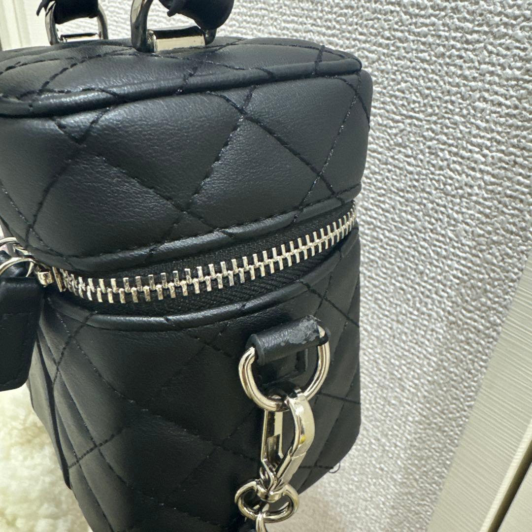 ダーリッチ バニティバッグ キルティングスクエアミニバッグ ブラック シルバー