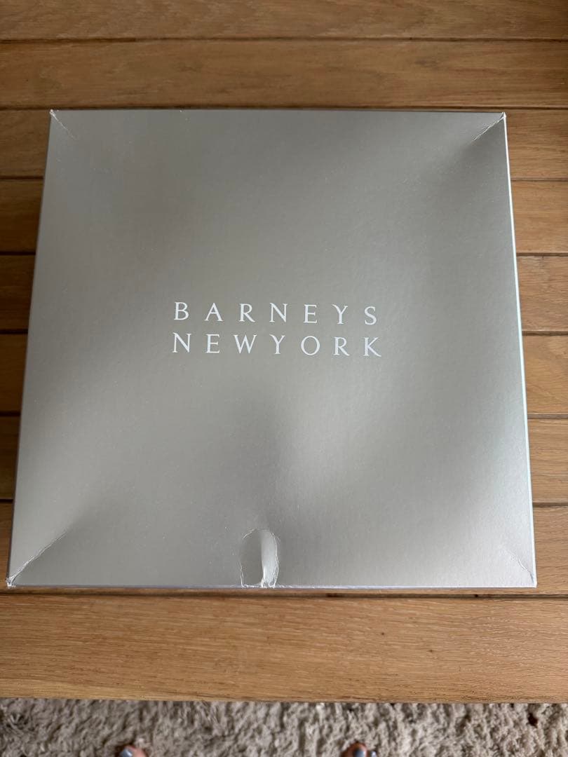 新品未使用2024ATHENA New Yorkベージュ麦わら帽子 花の刺繍付き