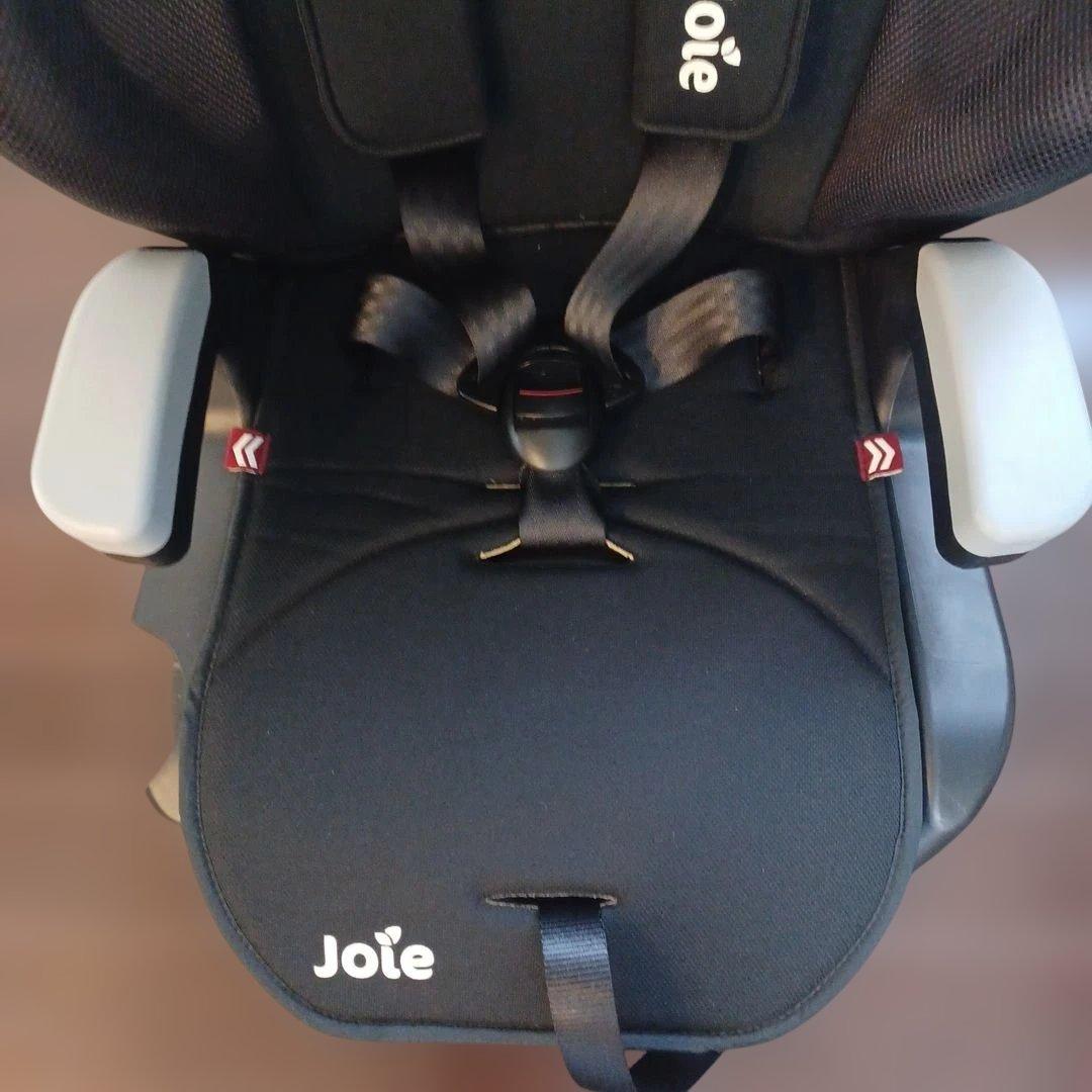 大人気☆　Joie Elevate チャイルドシート ジュニアシート　ブラック