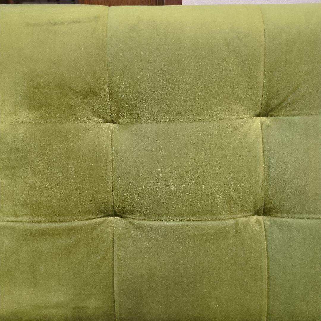 イキカグ IKIKAGU　アンティーク風2人掛けソファ　ベロア調の生地　グリーン
