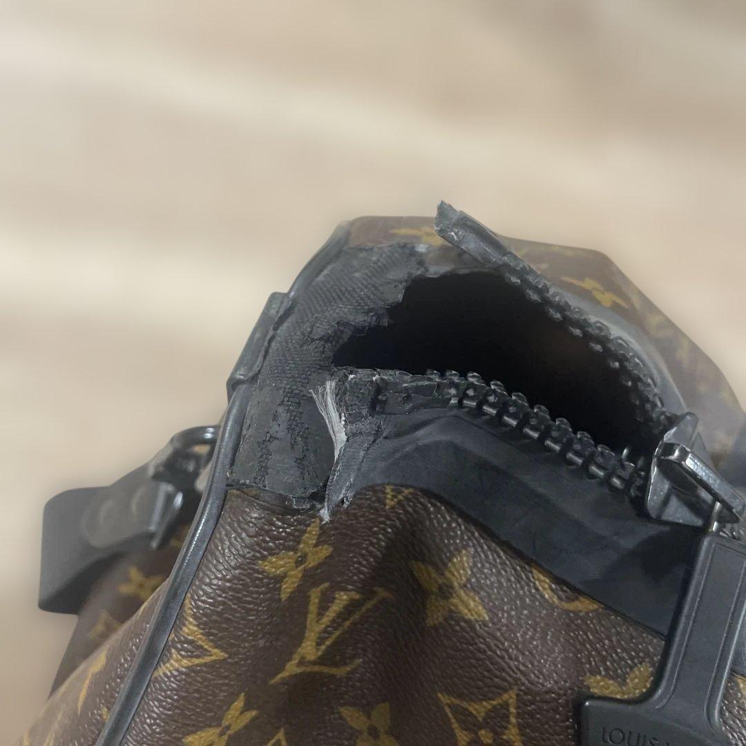 LOUIS VUITTON ウォータープルーフキーポルバンドリエール55