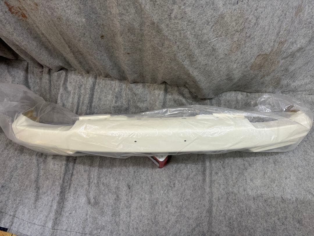 s*o様 新品未使用！タニグチ FRPスタイリッシュバンパー　フロント　JB23