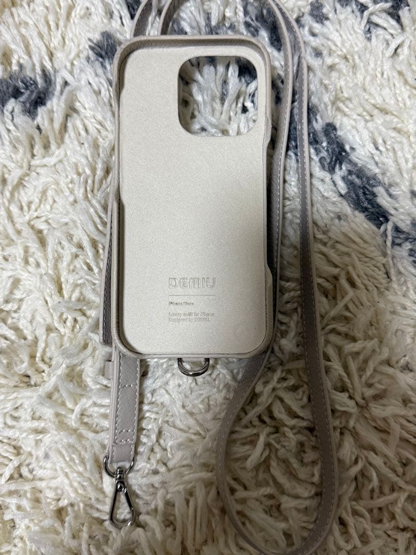 美品 早い者勝ち！BALLON iPhone 16 Pro ベージュ ストラップ