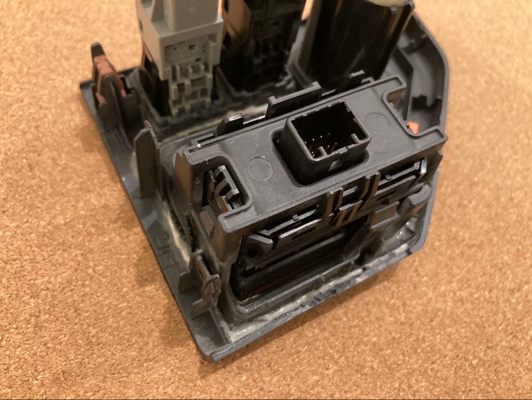 ダイハツ　タフト　パネル