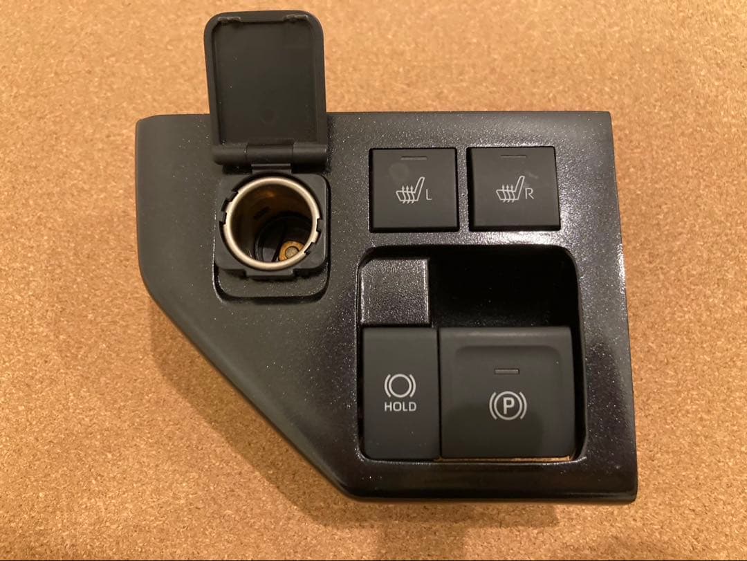 ダイハツ　タフト　パネル