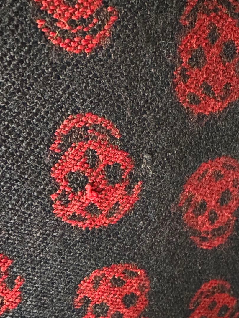 アレキサンダーマックイーン スカル マフラー