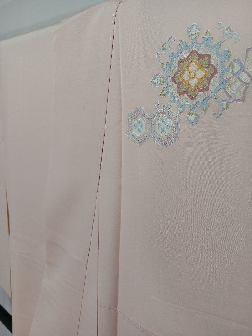 ［訪問着］新品未使用品　しつけ有り　一つ紋　スワトウ刺繍　K-483