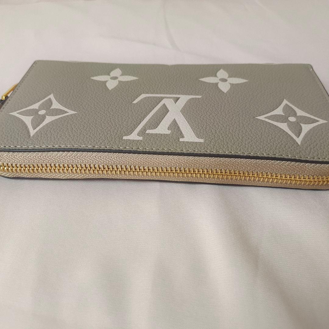 ✨極美✨ M69794 ジッピーウォレット