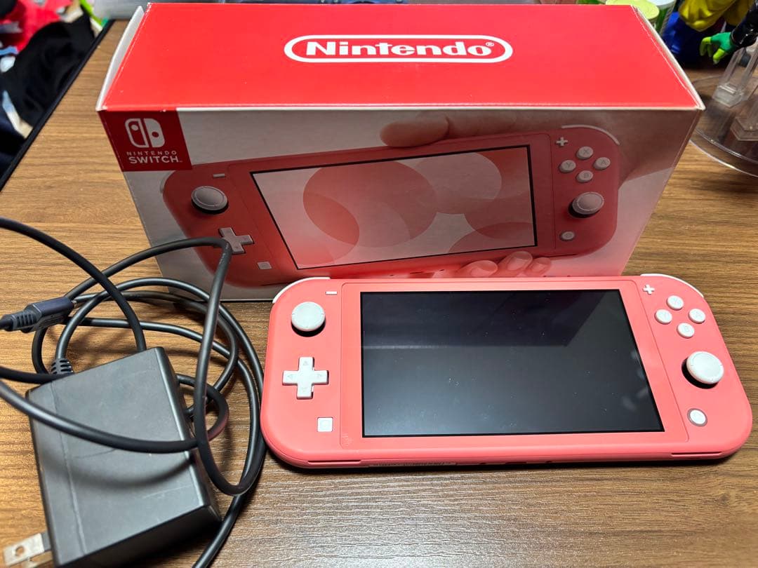 Nintendo Switch Lite コーラル ニンテンドースイッチライト