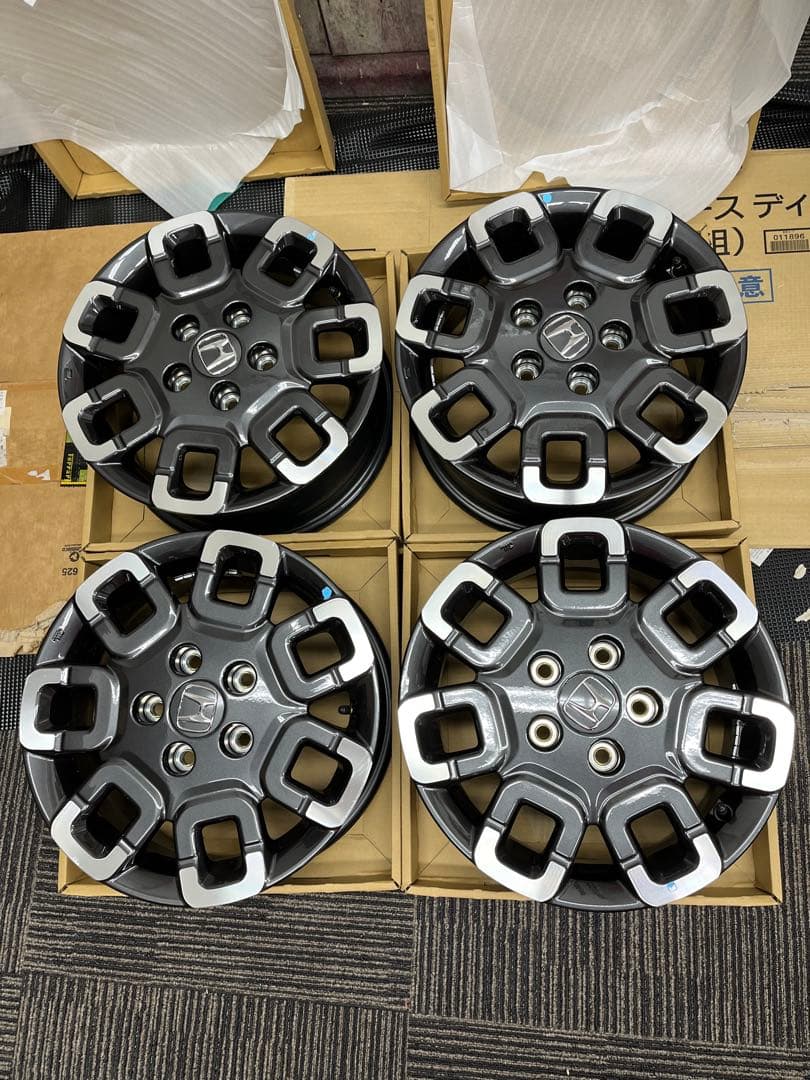フリード15インチ 純正アルミホイール ２本②