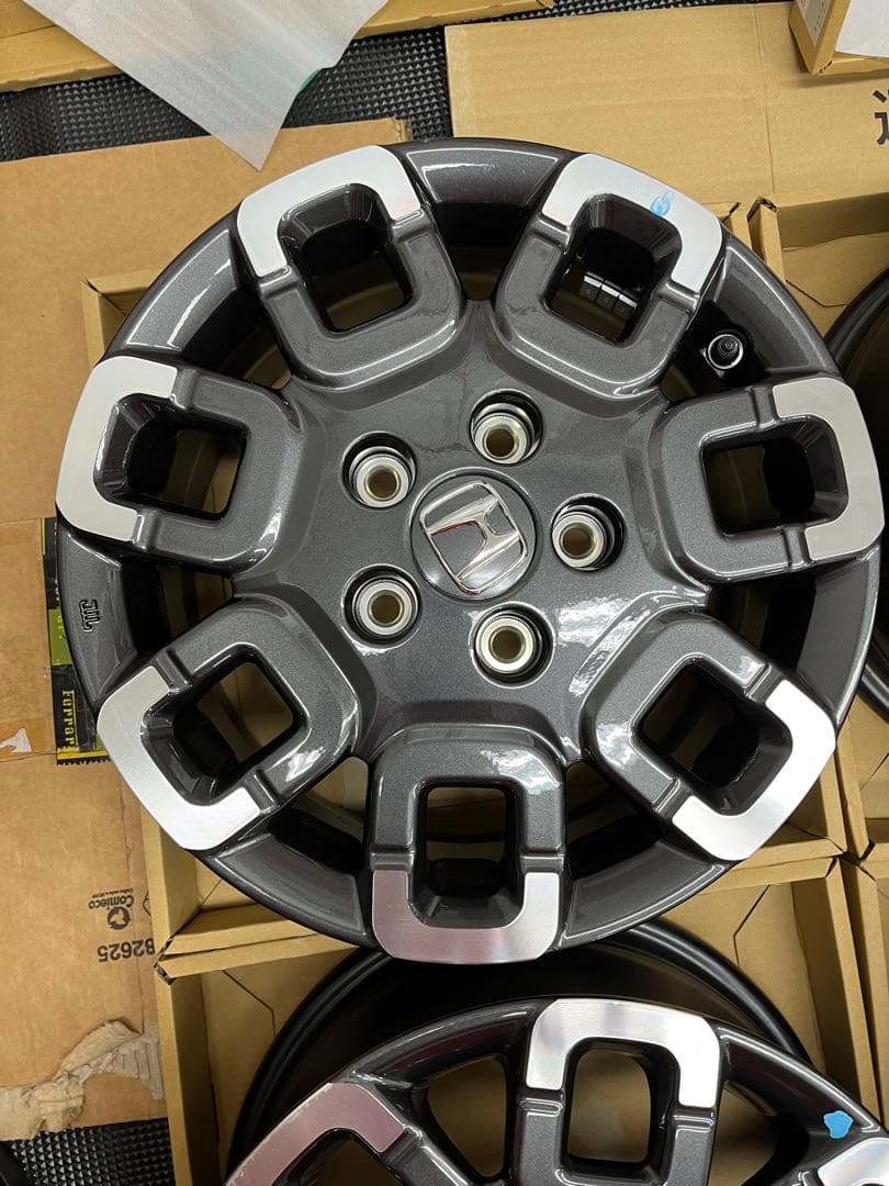 フリード15インチ 純正アルミホイール ２本②