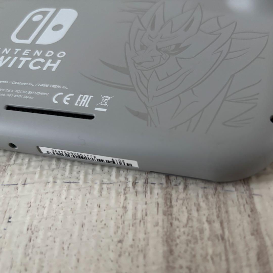 Nintendo Switch Lite ポケモンデザイン　ザシアン・ザマゼンタ