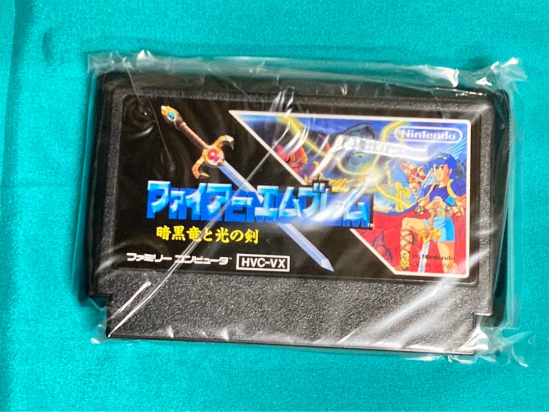 FCソフト【ファイアーエムブレム暗黒竜と光の剣】です。