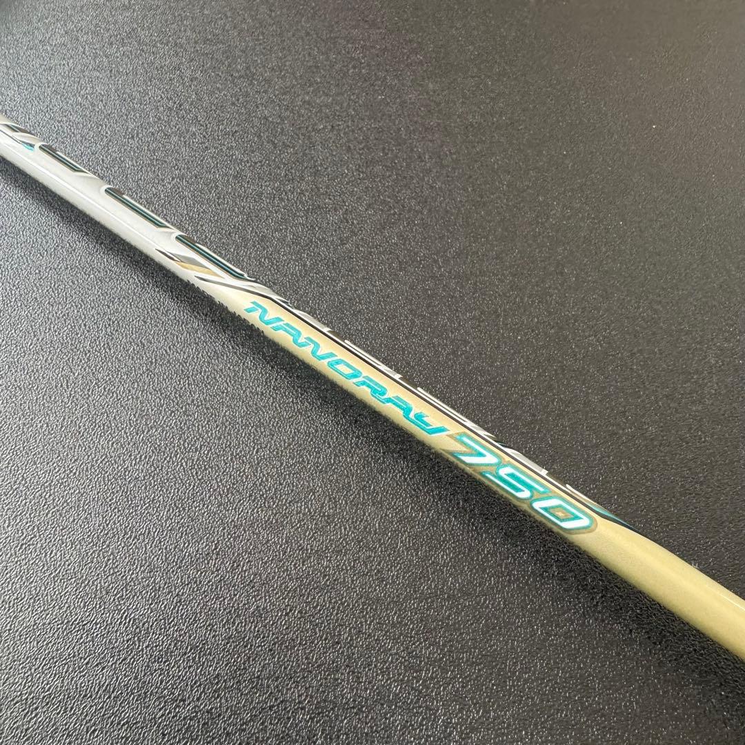 【廃盤】YONEX ナノレイ750 3UG5 バドミントン