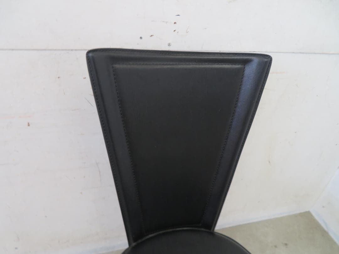 美品■IDC大塚家具■8303C■本革■ダイニングチェア■2脚セット■ブラック■