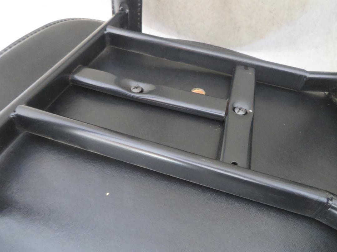 美品■IDC大塚家具■8303C■本革■ダイニングチェア■2脚セット■ブラック■