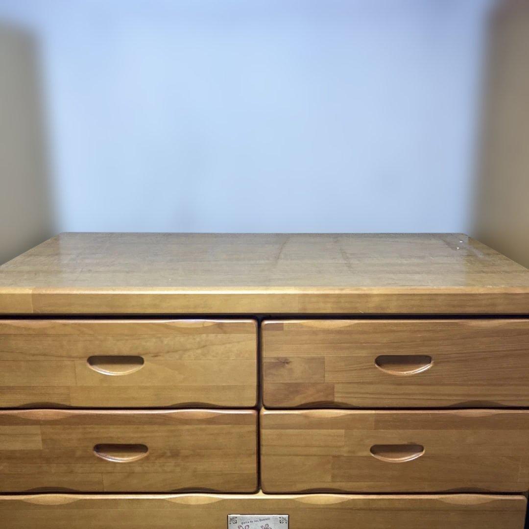 木製チェスト 7段9引き出し 花の装飾付き