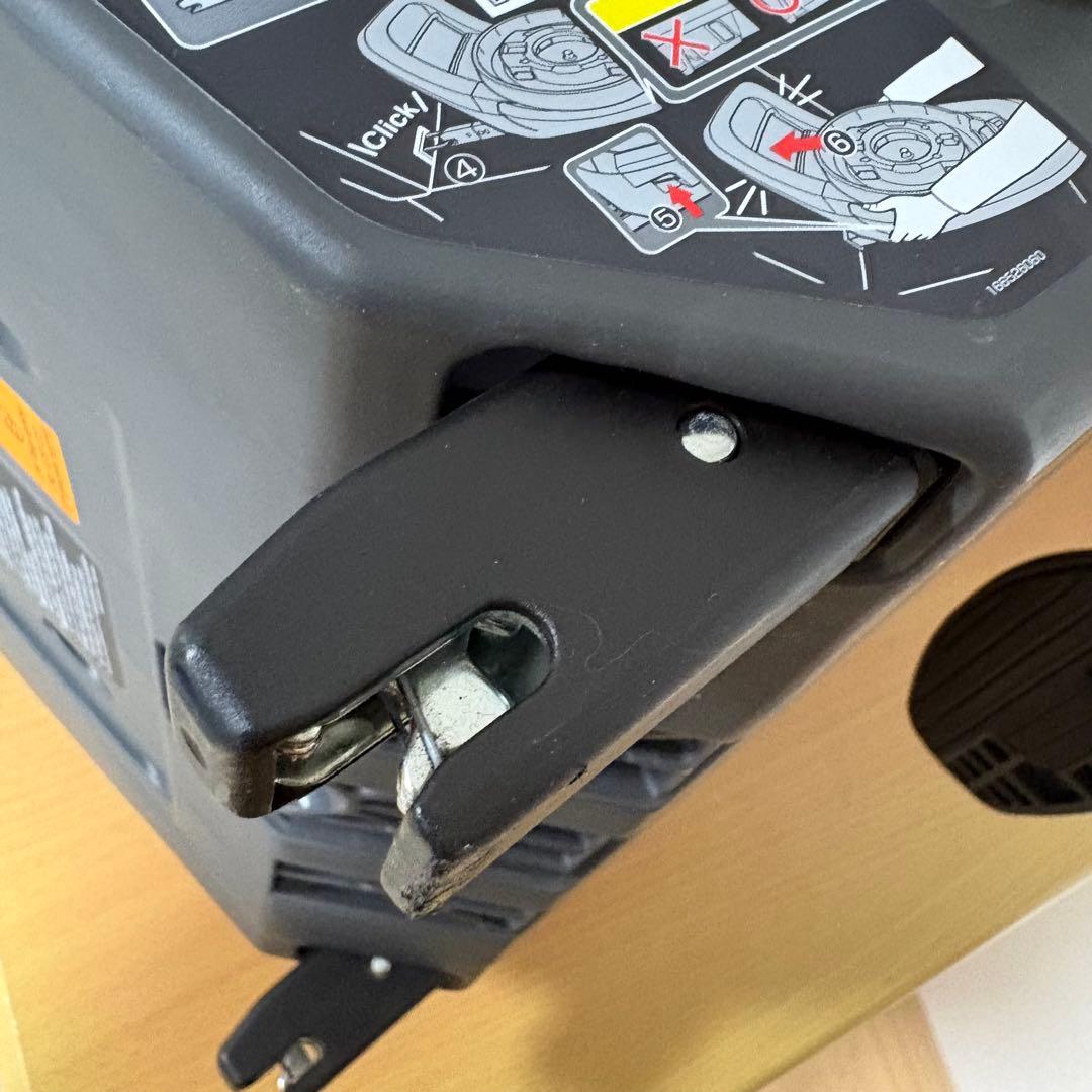 コンビ THE S ISOFIX のせかえベース