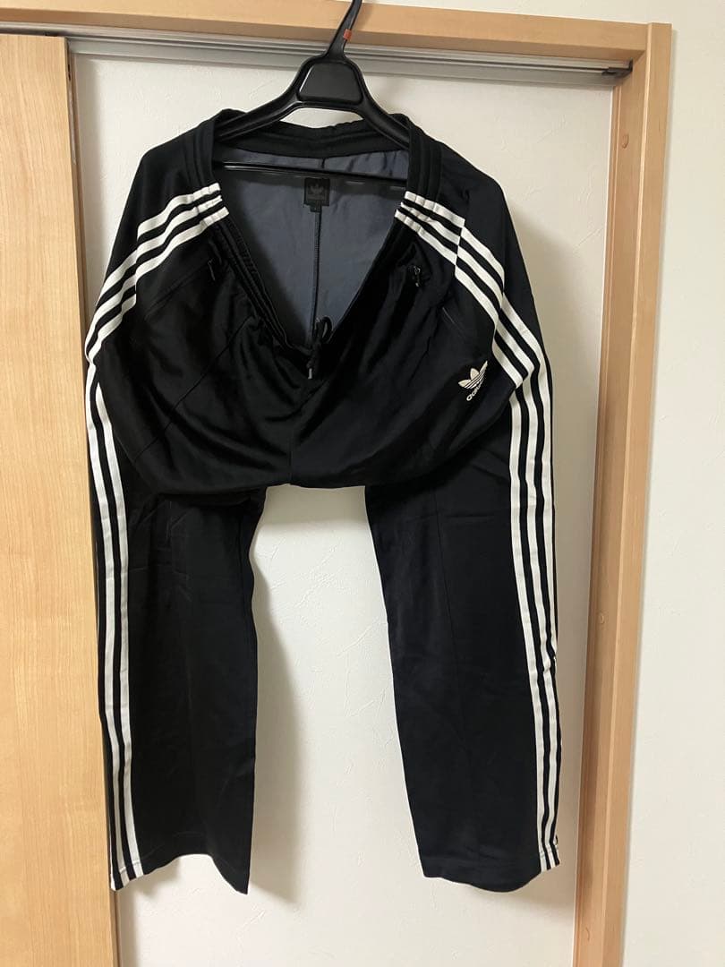 adidas originalsトラックパンツのみ