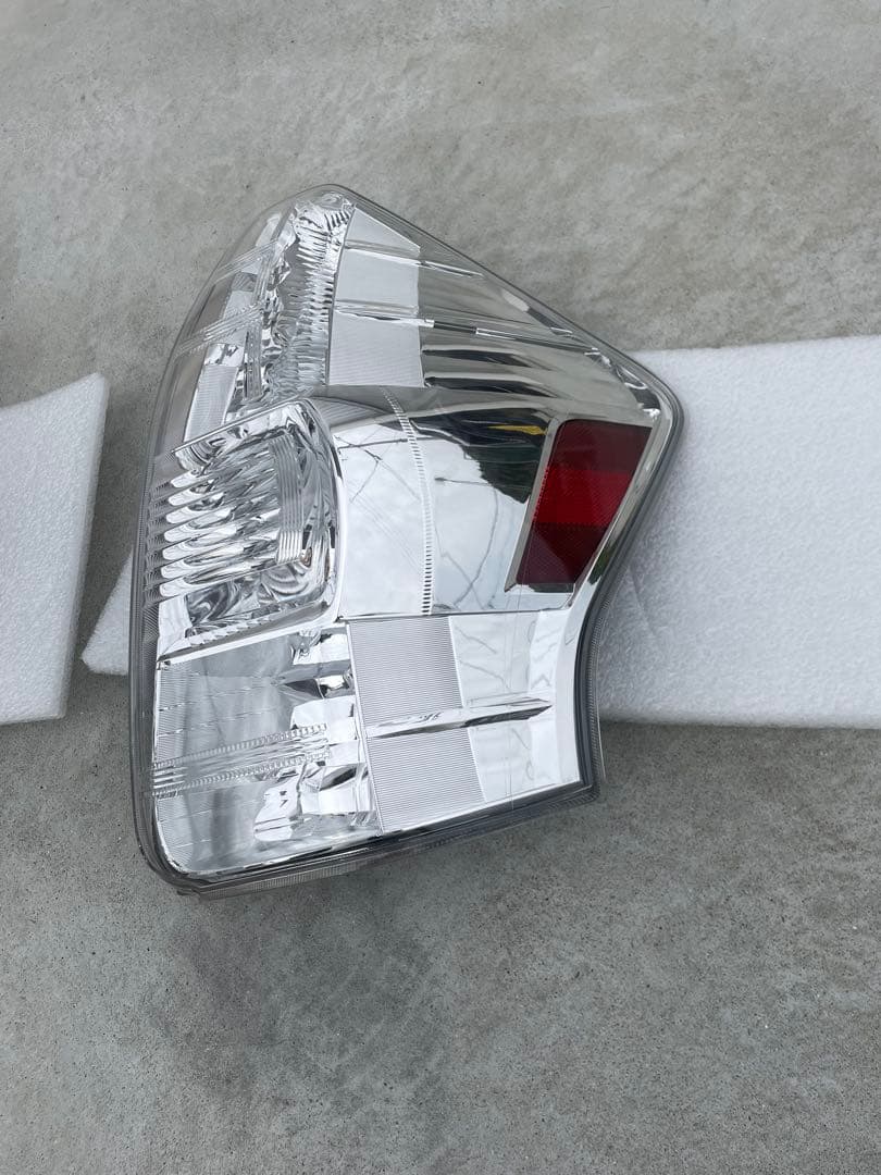 USDM プリウスv プリウスα テールランプ