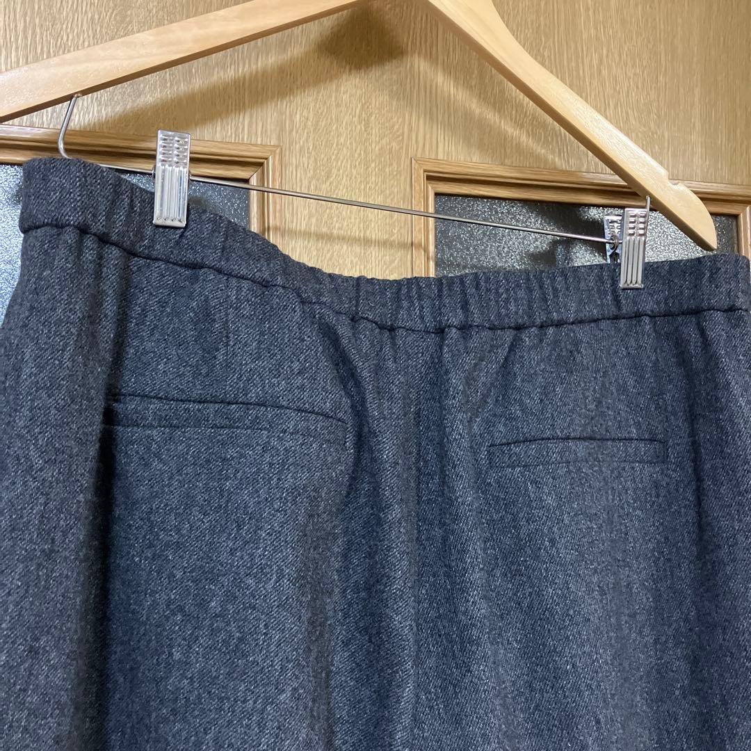 本日限定価格美品23区パンツ サイズ50ウールストレートパンツ