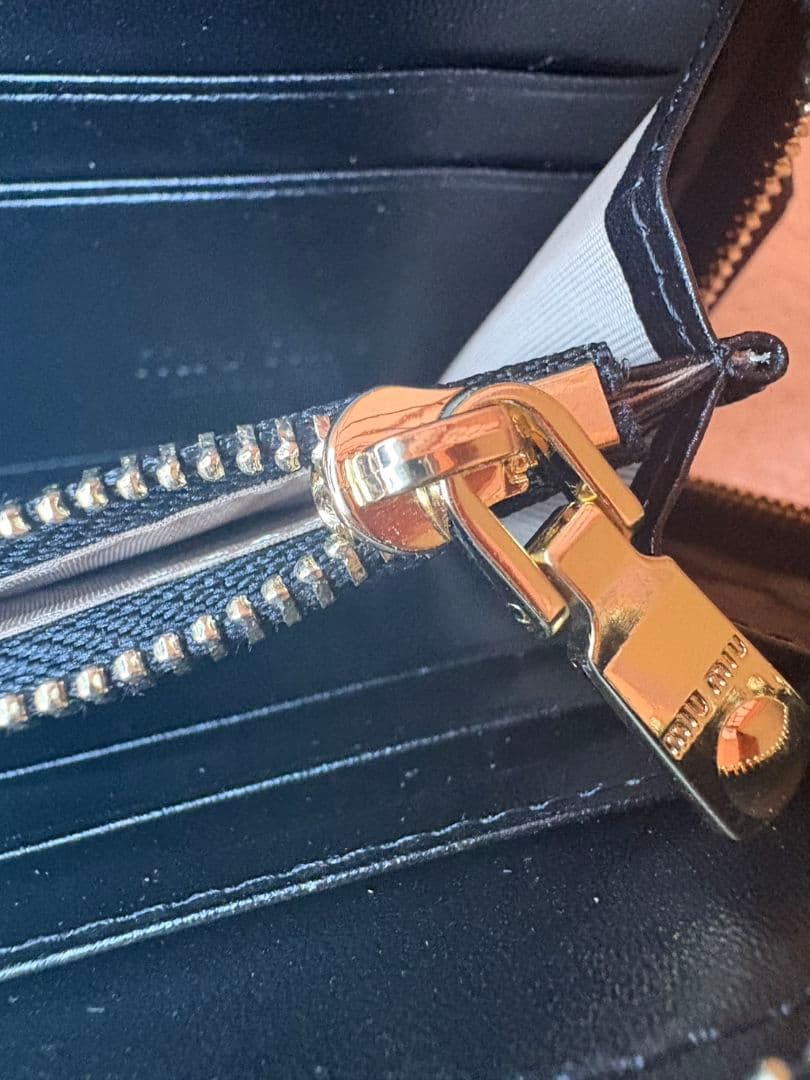 らりん 新品 MIU MIU キルティング長財布 ピンク＆ブラック