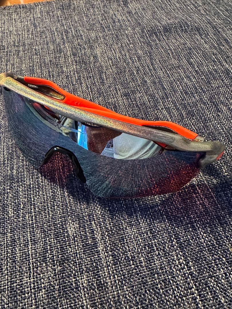 むーちゃーぶ　Oakley スポーツサングラス レッド/オレンジ/ブルー