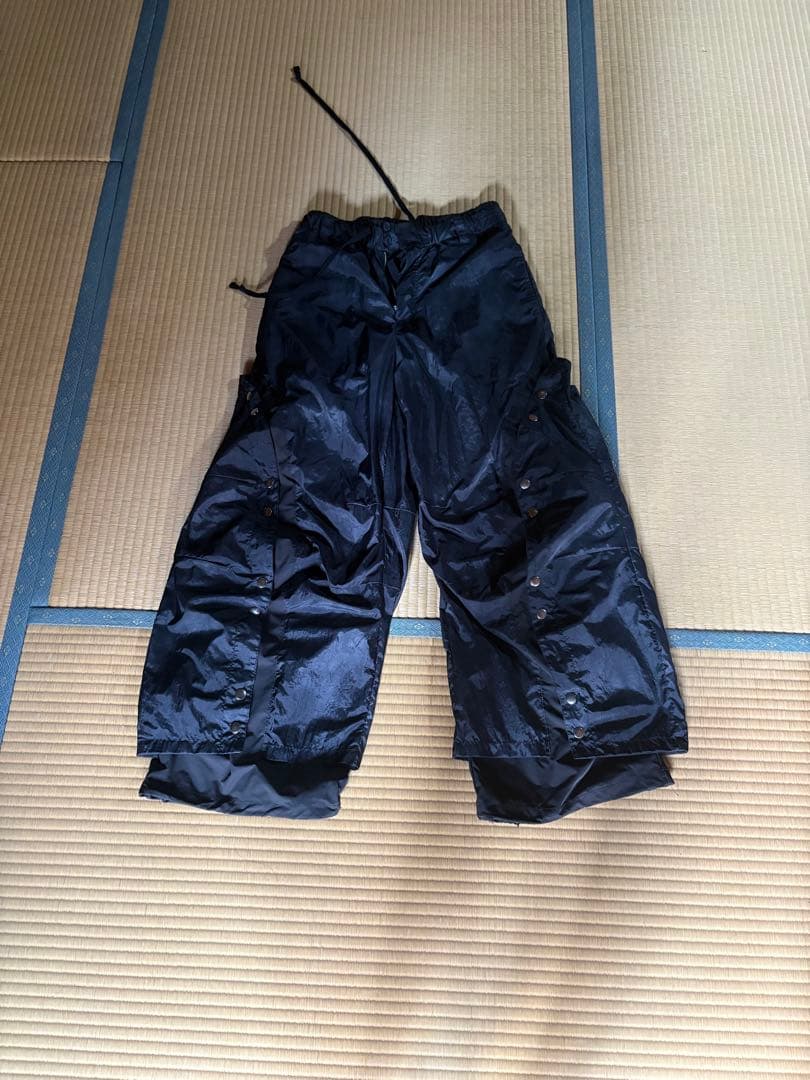 GRANCY ボタンレイヤードデザインナイロンパンツ　一時的に2000円オフ