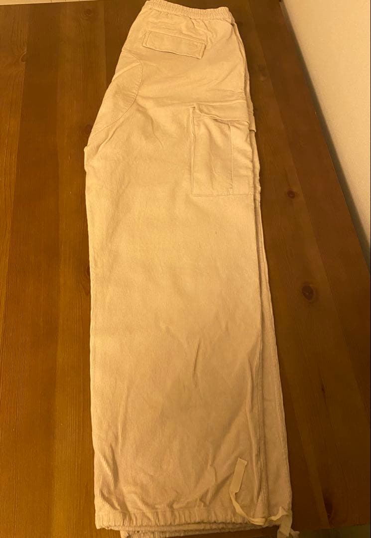 18East コーデュロイパンツ