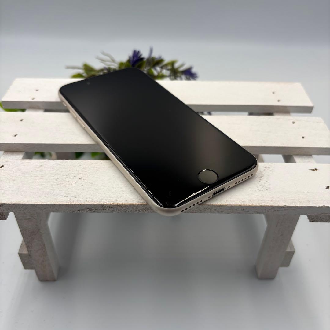 【美品】iPhone SE第3世代 64GB スターライト