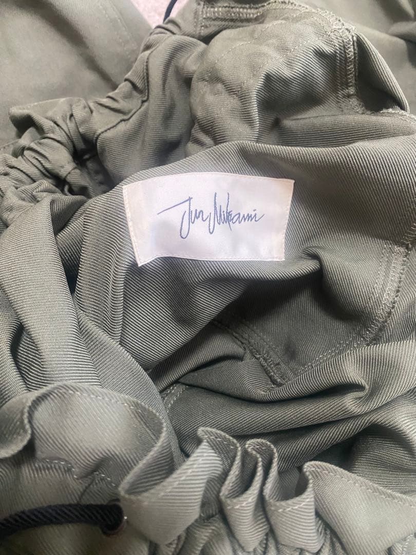 JUN MIKAMI ポリエステルツイルヴァリアブルパンツ　カーキ