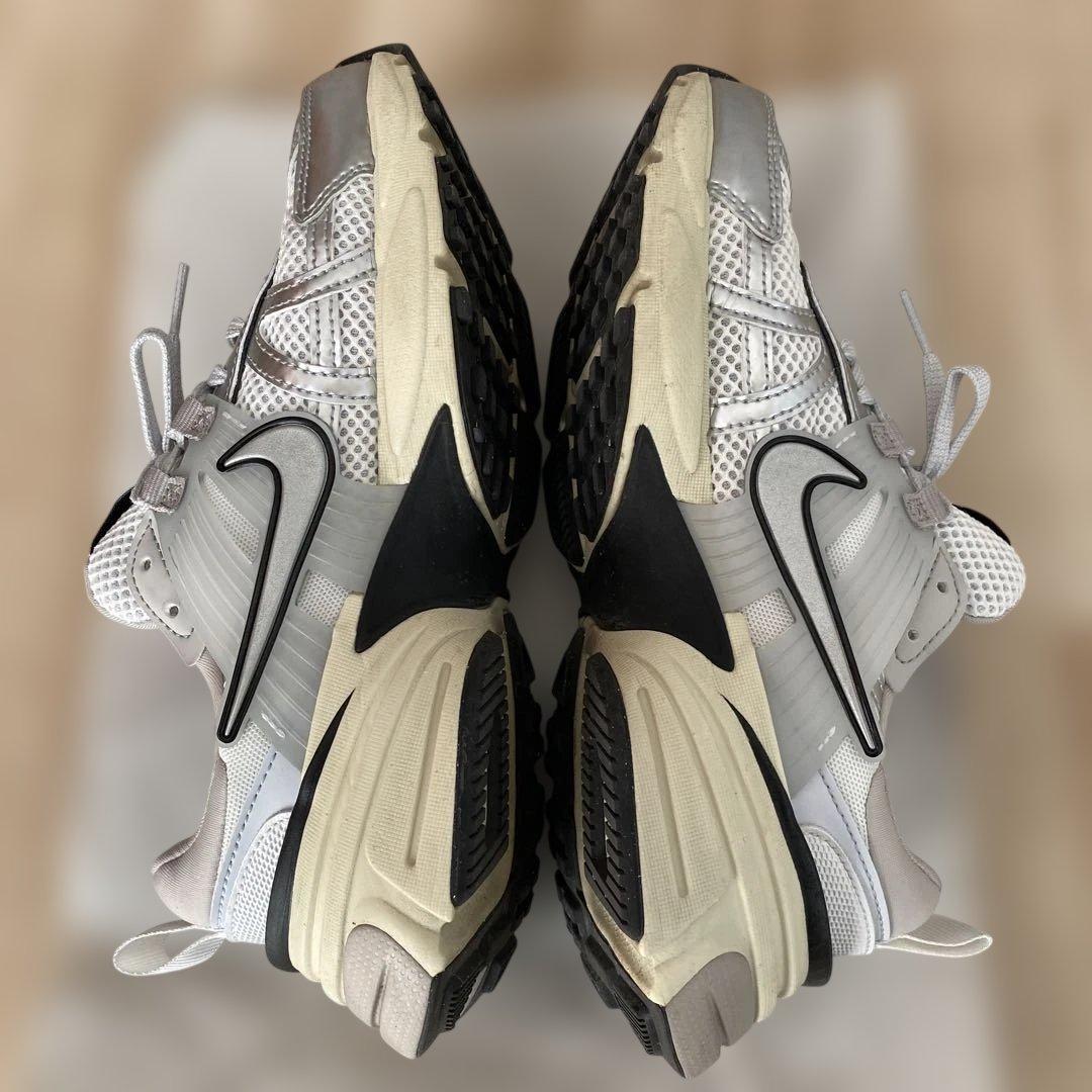 NIKE ウィメンズ　V2K ラン　24㎝　V2K RUN FD0736-100