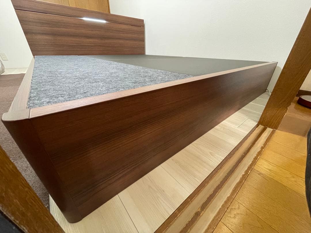 クイーンベッドフレーム ニホンベッド 収納付き