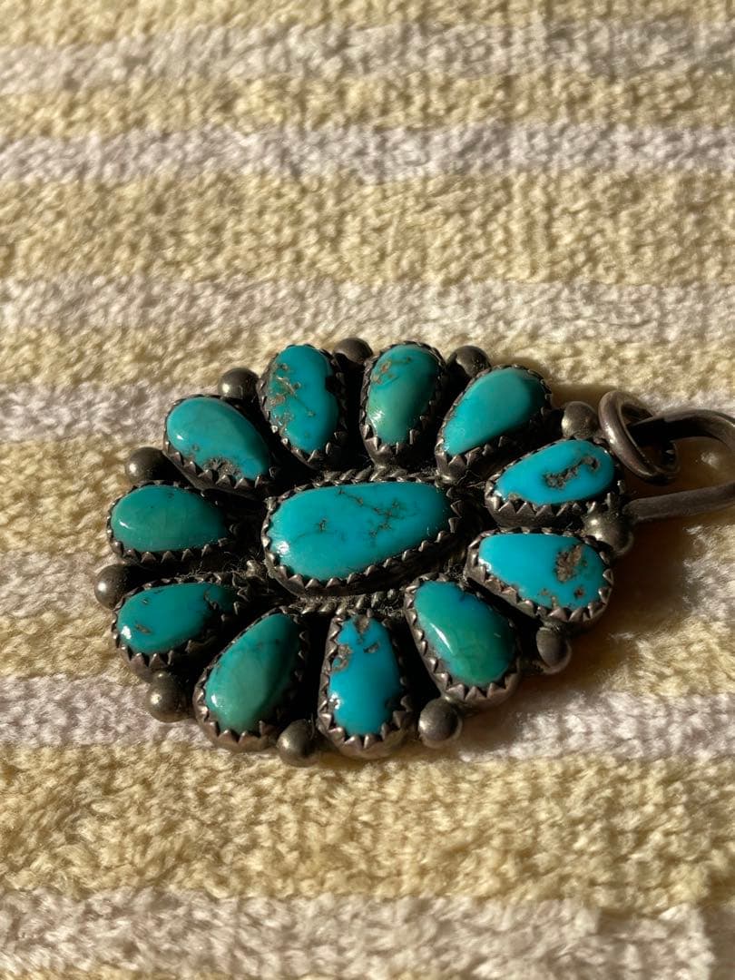 ターコイズ フラワーデザイン ペンダント