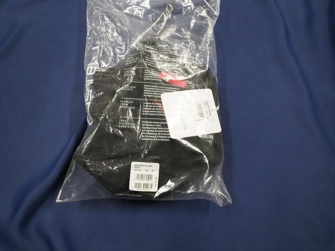 ￥27500新品 カステリ ロッソコルサ ビブ ROSSOCORSA XS