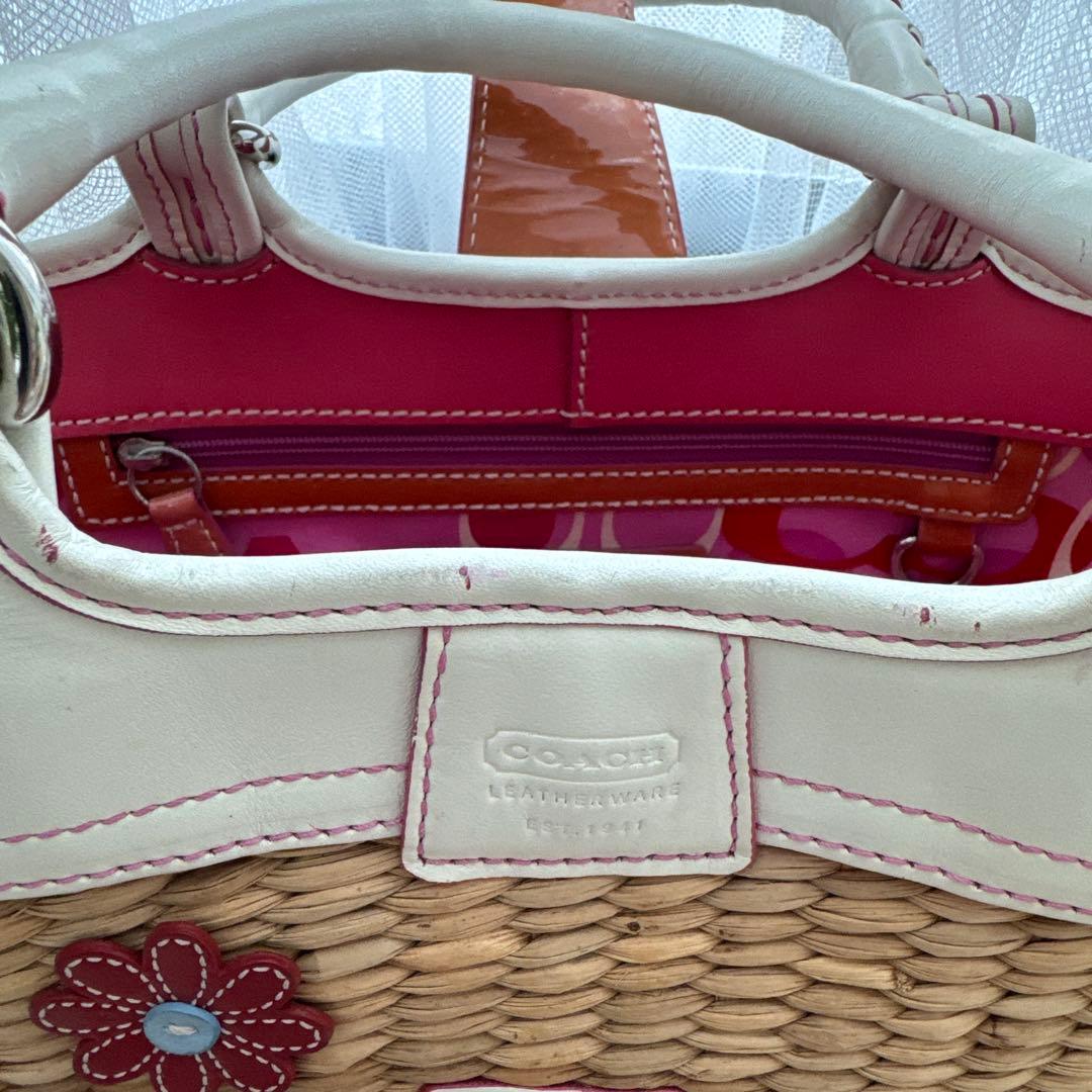 yuki 　COACH 花モチーフ付きベージュかごバッグ