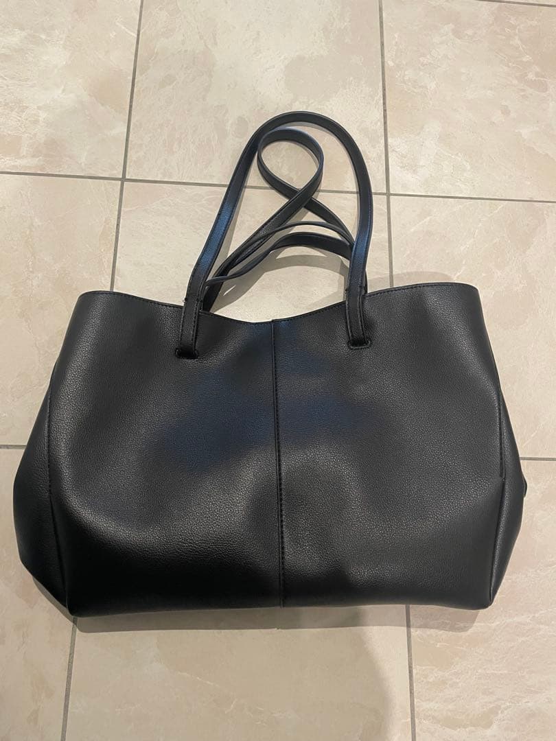 バッグ LIORA Urban Flow Tote