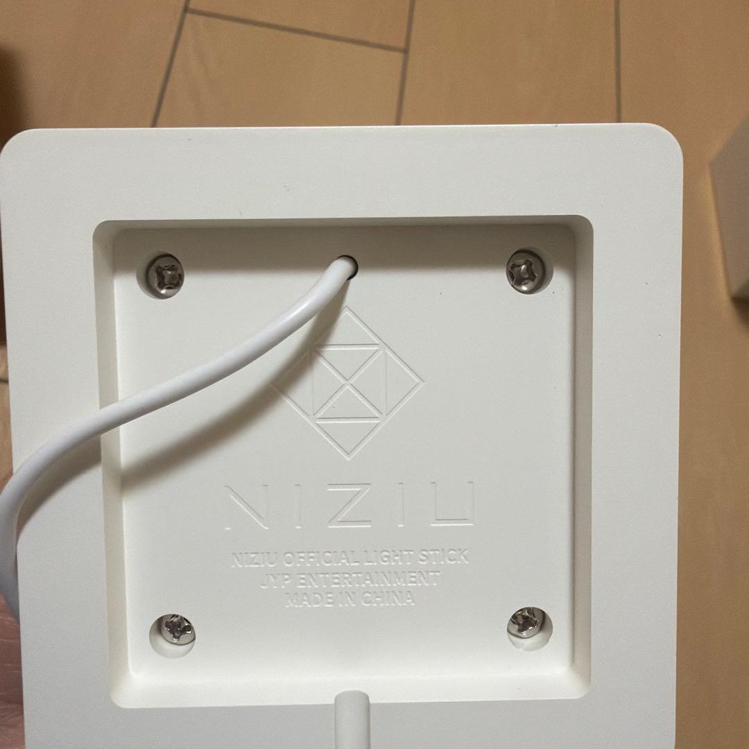 NIZIU 公式ペンライト USB充電