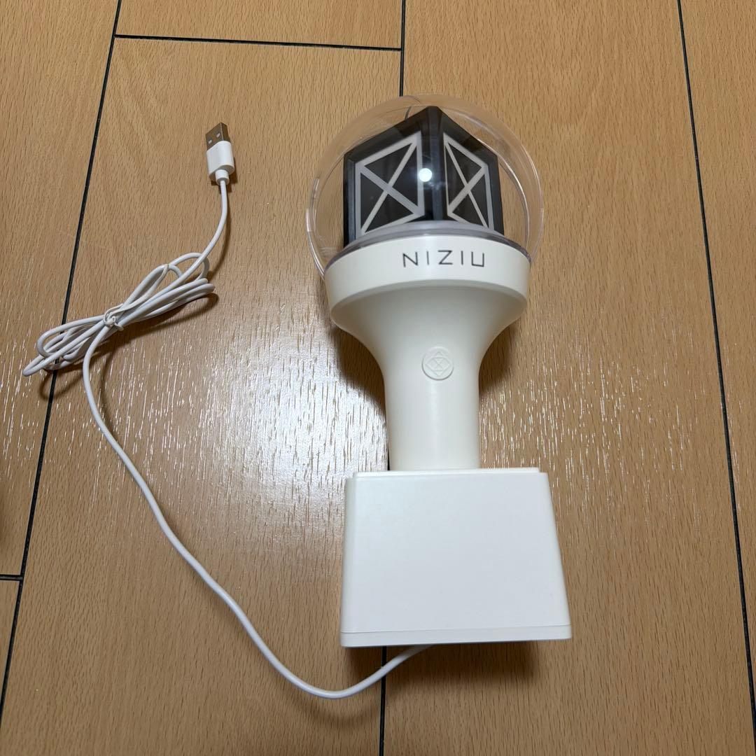NIZIU 公式ペンライト USB充電