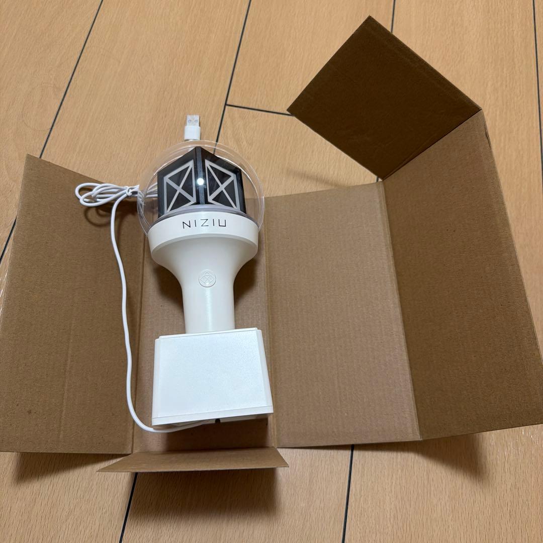 NIZIU 公式ペンライト USB充電