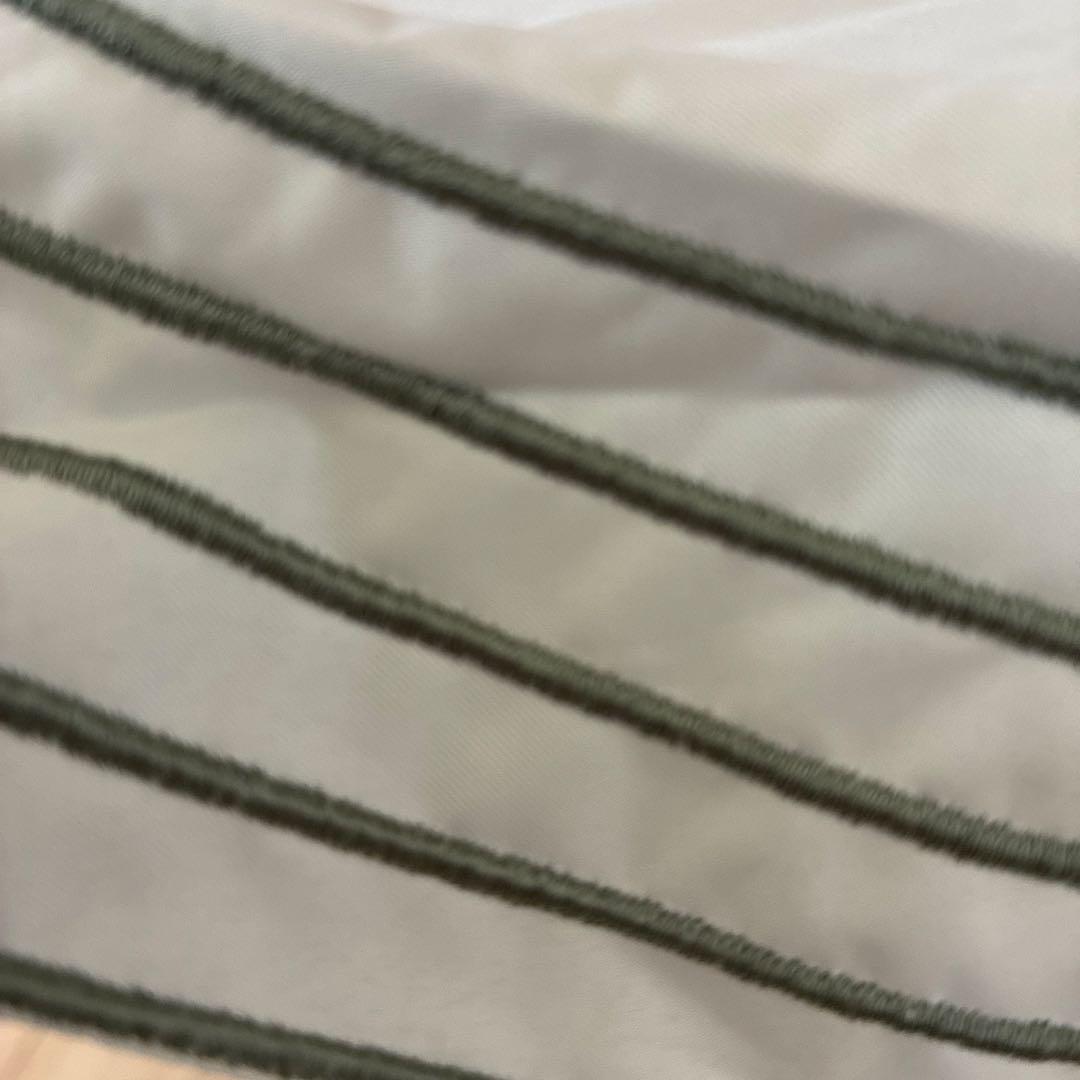 ビューランス　持ち手付き晴雨兼用日傘　ホワイト×カーキライン刺繍