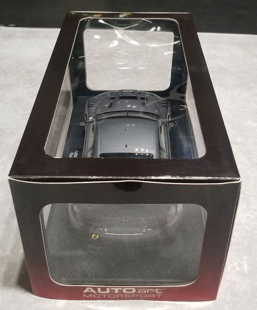 【レア　美品】オートアート1/18 アストンマーチン DBR9　プレーンボディ